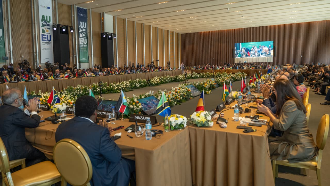 PRESIDENT LUANDA ANGOLA